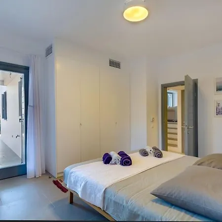 Gaia, Unique Villa, Private Pool & Tennis Court & Boules Villa Driósz