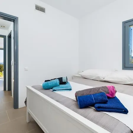 Gaia, Unique Villa, Private Pool&tennis Court&boules Villa *